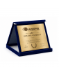 Placheta onorifică din catifea albastra cu placuta metal aurie PLD 16k